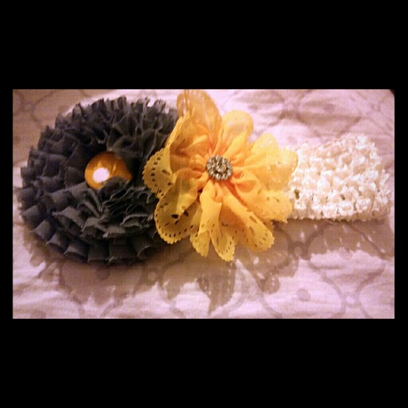 Handmade Ivory crocheted headband w/ lace flowers