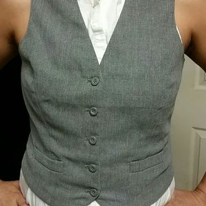 New York & Company size 6 grey vest