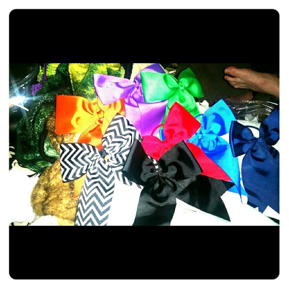 Extra large spirit pony holder bows