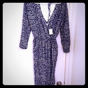 XS hollister onesie BRANDNEW NEVERWORN