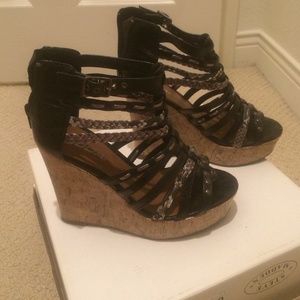 Cute black wedges!