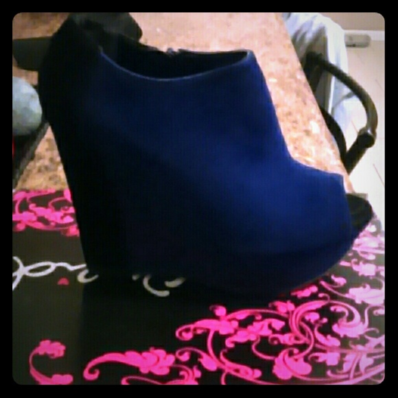Wedge boots
