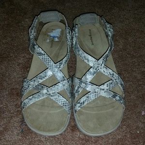 Stylish 'Easy Spirit' snakeskin sandals BNWOT