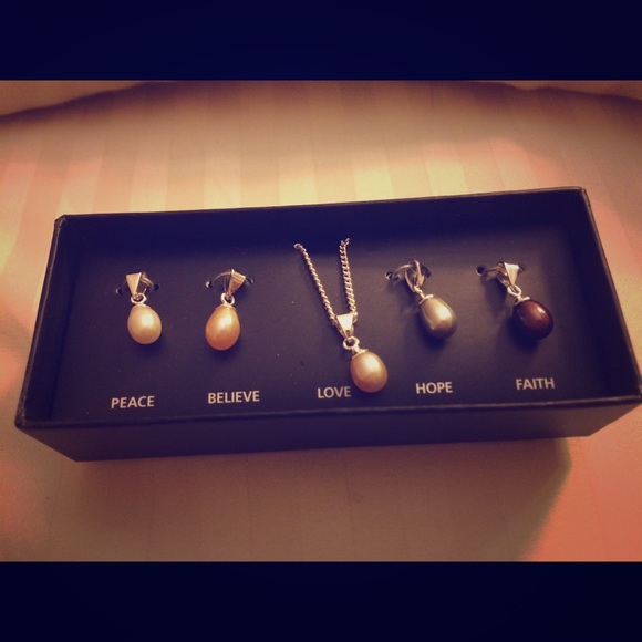 Pendant Necklace