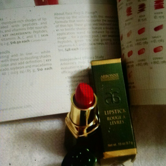 Capri pants and lipstick bundle for alcrews...