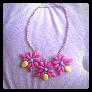 Statement necklace 💗💛💙