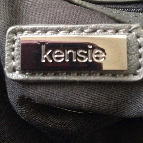 ***SOLD IN A BUNDLE*** KENSIE** purse - Picture 3 of 4