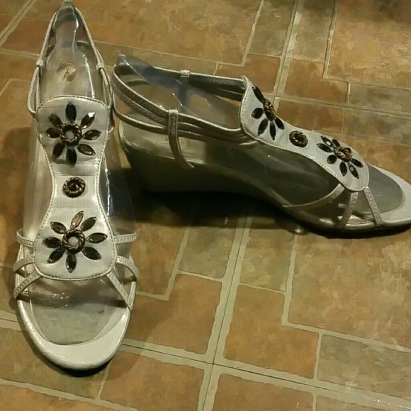 Mettalic Gold Sandal! !!