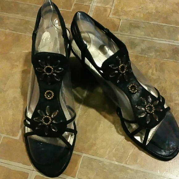 Embellished Sandal! !