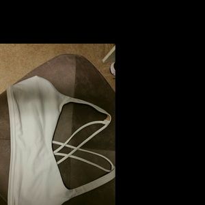 Lululemon sports bra. Like new shape. Size 10