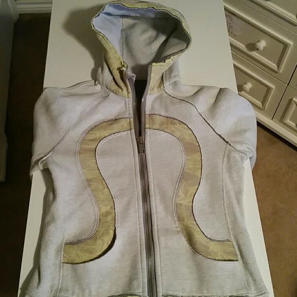 Lululemon scuba hoodie size 10