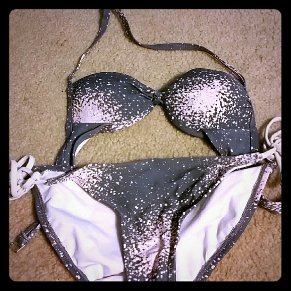 Need a super cute bathing suit? Here it is