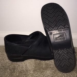 😷💉 Matte Black Dansko Shoes 💊🏥