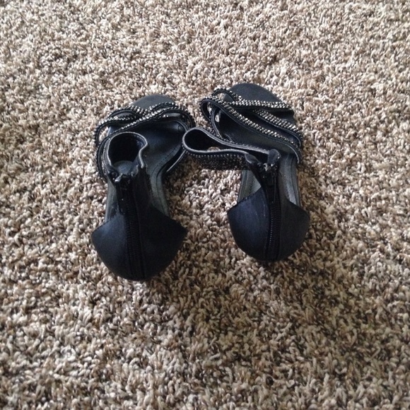 Use sandle - Picture 2 of 2