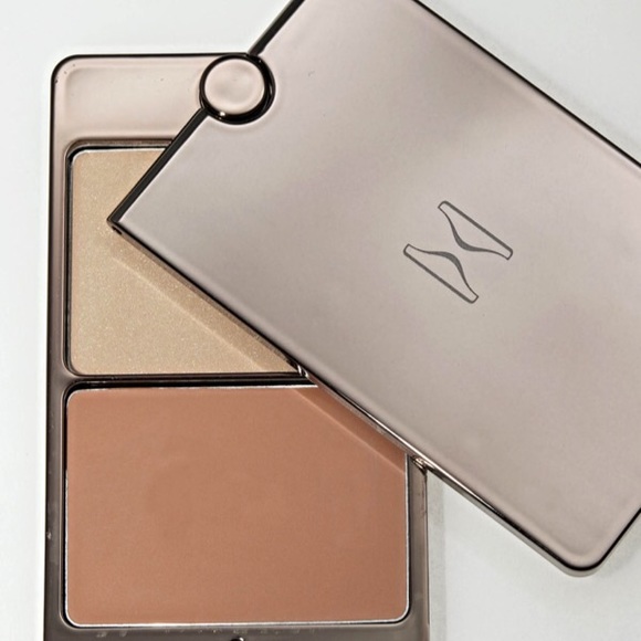 Hourglass Creme-to-powder Bronzer Highlighter Duo