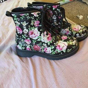 Leather flower boots