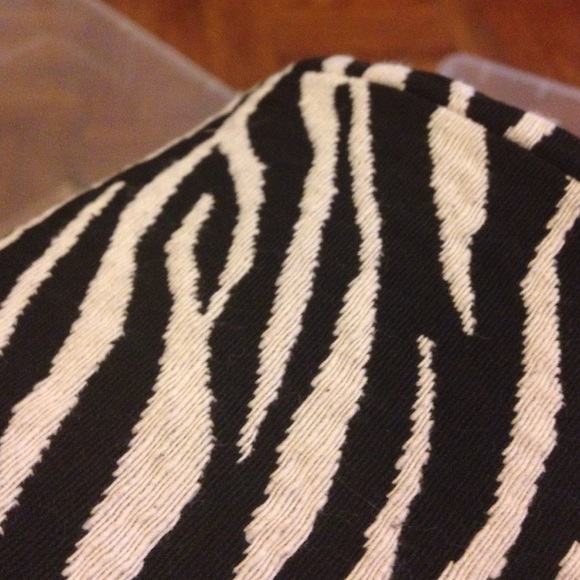 Zara Zebra Print Jacquard Skirt - Picture 2 of 2