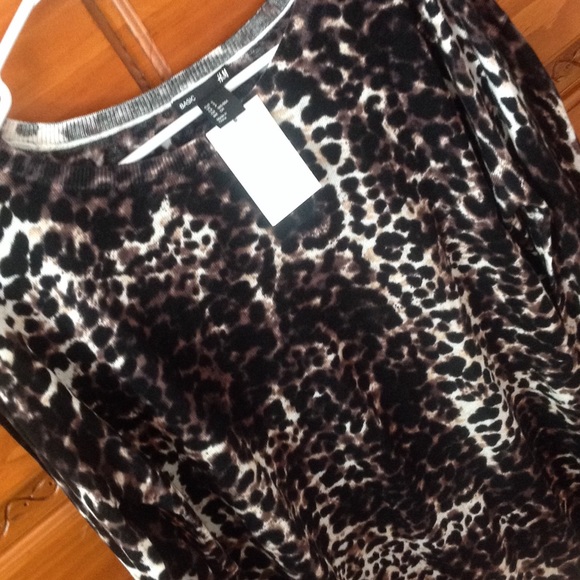 NWT H&M LEOPARD SWEATER TOP - Picture 2 of 4