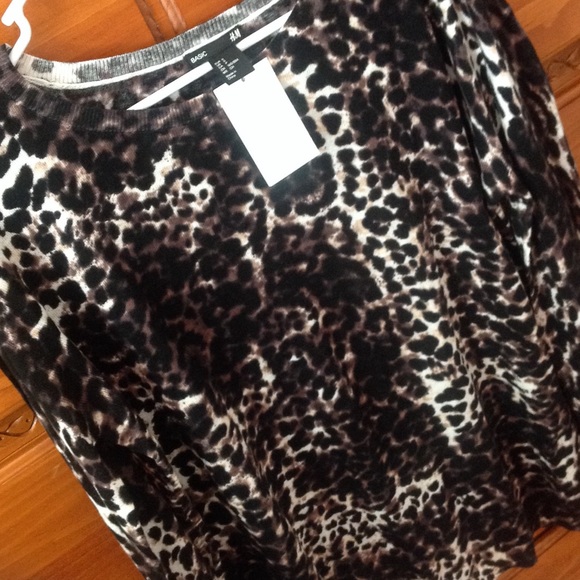 NWT H&M LEOPARD SWEATER TOP - Picture 3 of 4