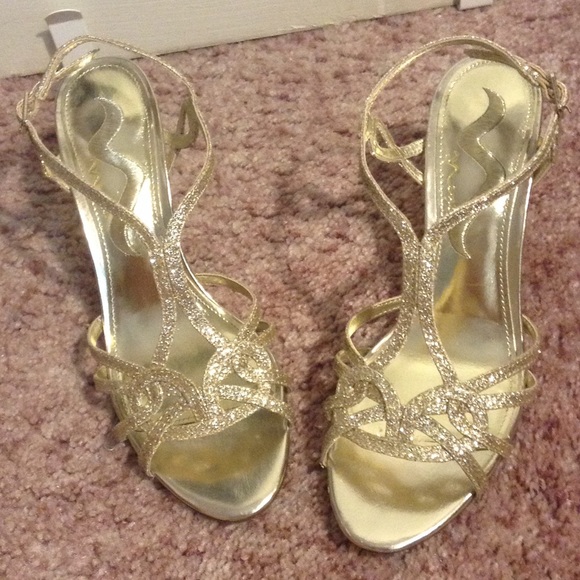 ✨Sparkly Gold Nina Heels✨ - Picture 1 of 4