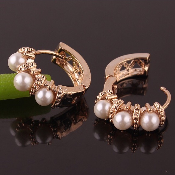 14k GOLD PLATED EARRINGS