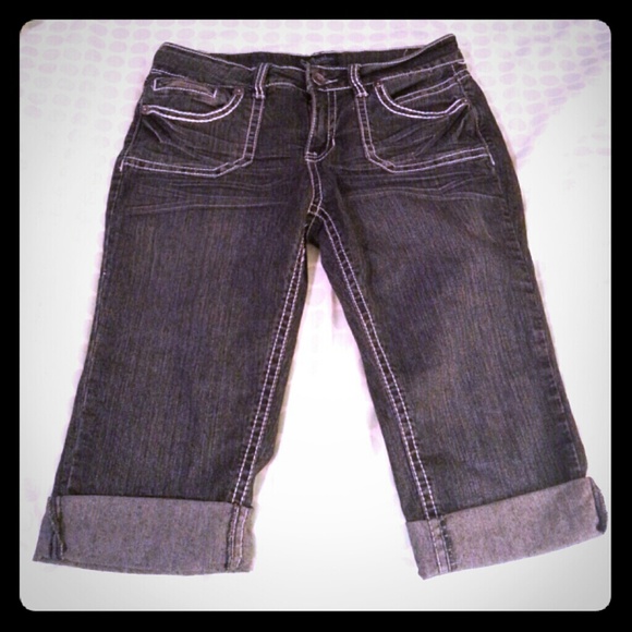 💞YMI Royalty Jean Capris💞