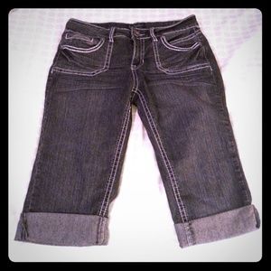 💞YMI Royalty Jean Capris💞