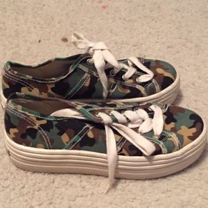 Steve Madden platform sneakers