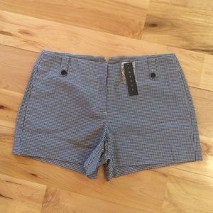 Theory black and white shorts size 6