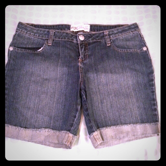 🎀Cropped FoxDenim Bermuda Shorts Size 9🎀