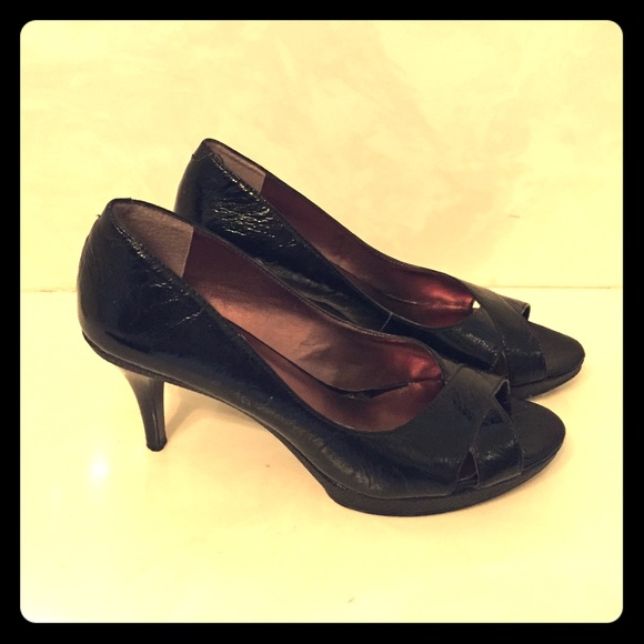 Black leather pump, Nine West, size 6