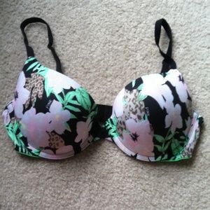 Bra from pink.