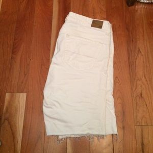 Cute white American eagle shorts