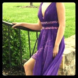 Awesome 2 piece. Removable skirt!