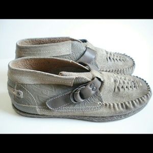 OTBT Del City Moccasins Size 8.5M NWOT
