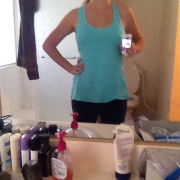 Size medium fabletics top