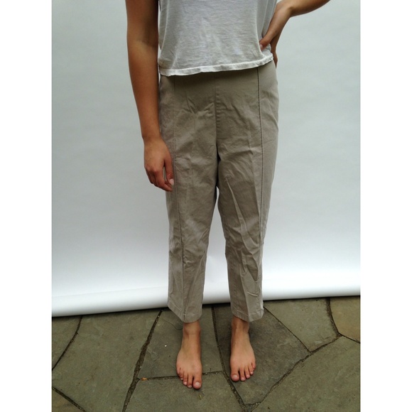 Khaki cropped pants
