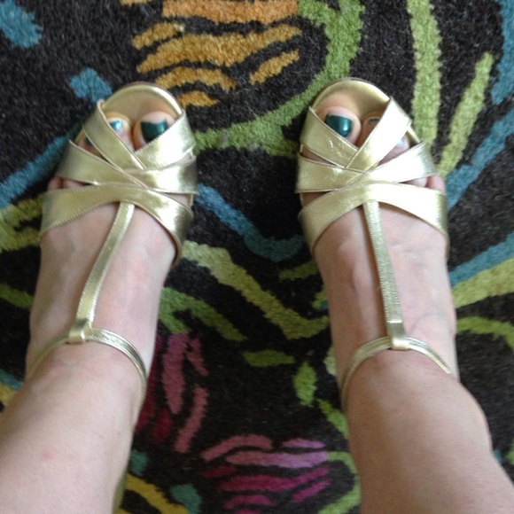 Juicy Couture gold heels