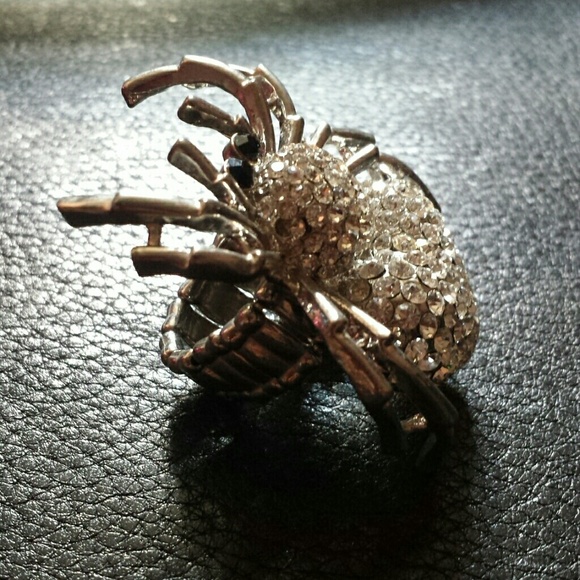 Silver Stretch Rhinestone Spider Ring - Picture 2 of 3