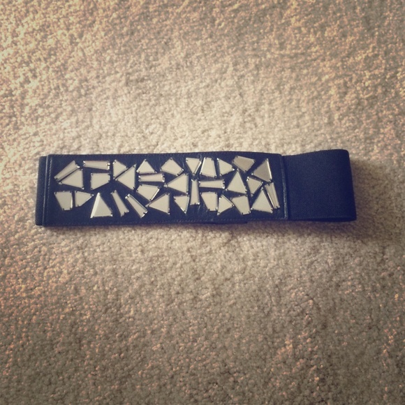 BCBG belt