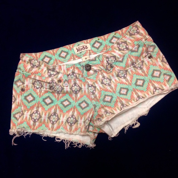 🚫SOLD🚫 Aztec Destroyed Short-Shorts