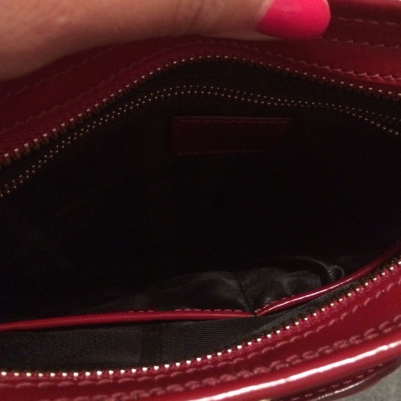 100% authentic red Burberry cross body - Picture 3 of 4