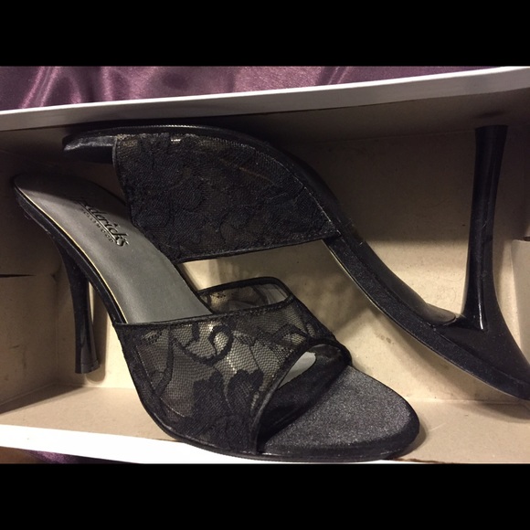 Frederick's of Hollywood Bedroom Slippers