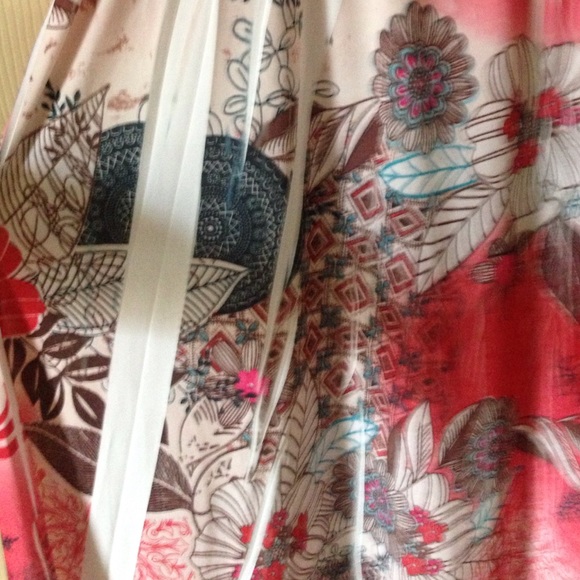 Multicolored floor-length maxi-dress. - Picture 3 of 3