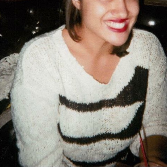 Forever 21 Geo Sweater - Picture 2 of 2