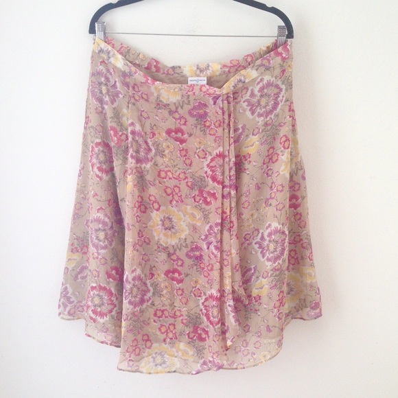 Flowy floral print skirt w/sheer top and ruffle