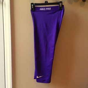 Cropped purple Nike pros