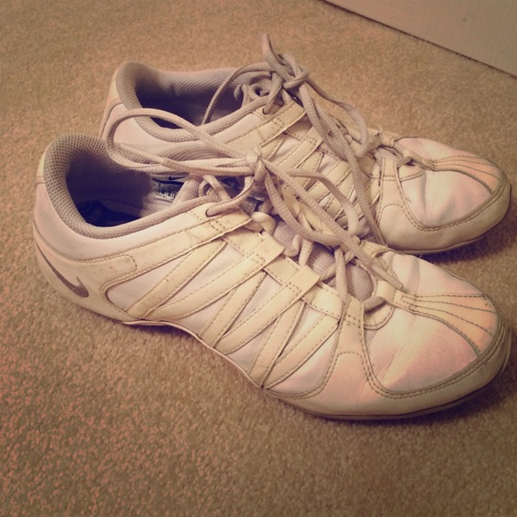 Nike Non marking Cheer shoes
