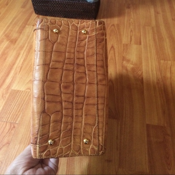 Dooney & Burke small hand bag - Picture 2 of 4