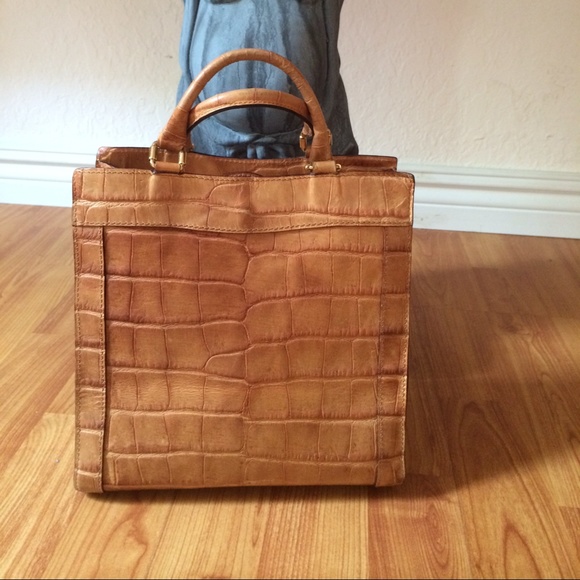 Dooney & Burke small hand bag - Picture 4 of 4